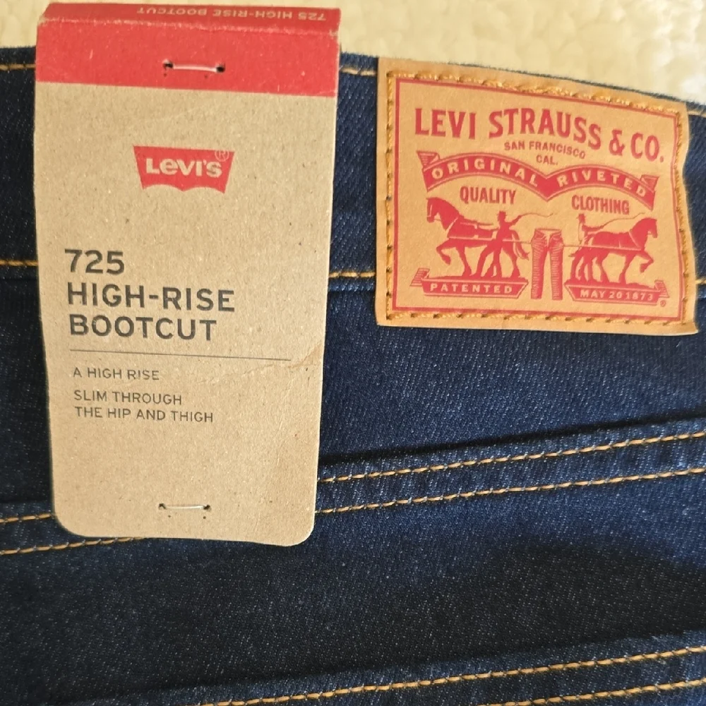 Levi's Dark Blue Women's Bootcut Jeans - Picture 2 of 9